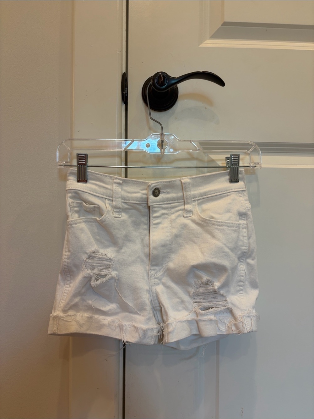 HOLLISTER White Distressed Women’s Denim Shorts